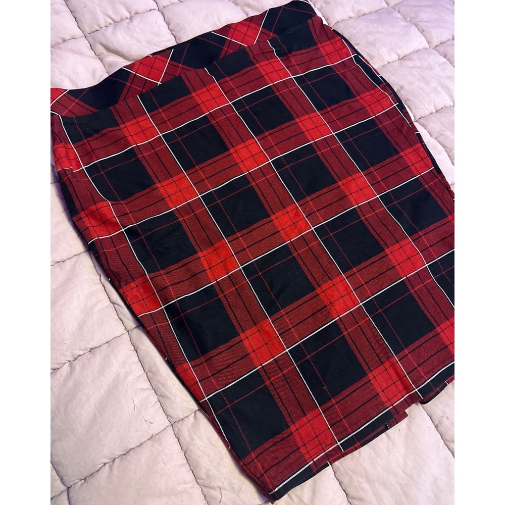 Torrid Plus Size Womens Red Black Plaid Pencil Skirt Stretch Career Size 1 - Picture 2 of 8